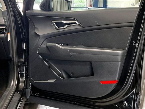 Used 2026 Kia Sportage LX FWD image 12