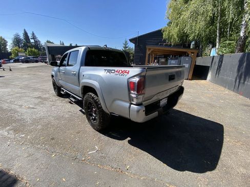 Used 2023 Toyota Tacoma TRD Sport w/ TRD Premium Sport Package AWD/4WD image 4