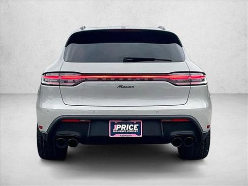 Used 2023 Porsche Macan image 4