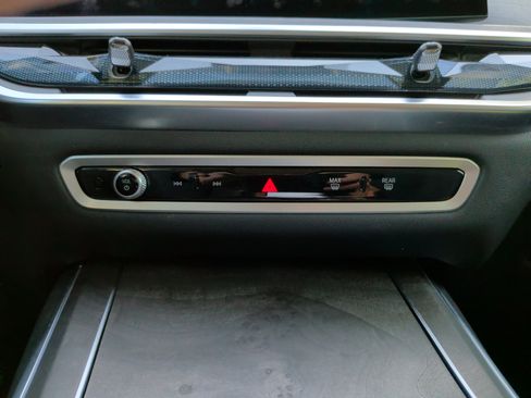 Certified 2025 BMW X7 xDrive40i w/ Premium Package image 29