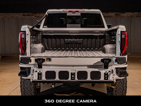 Used 2025 GMC Sierra 3500 AT4 image 9