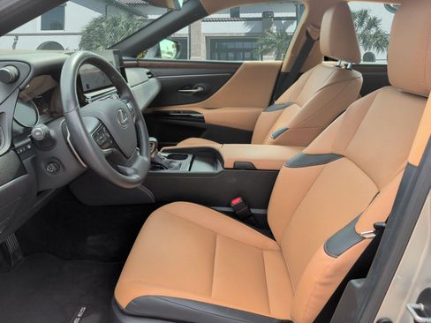 Certified 2025 Lexus ES 350 w/ Premium Package FWD image 11