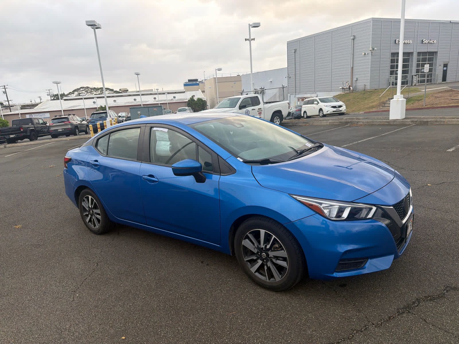 Used 2021 Nissan Versa SV FWD image 2