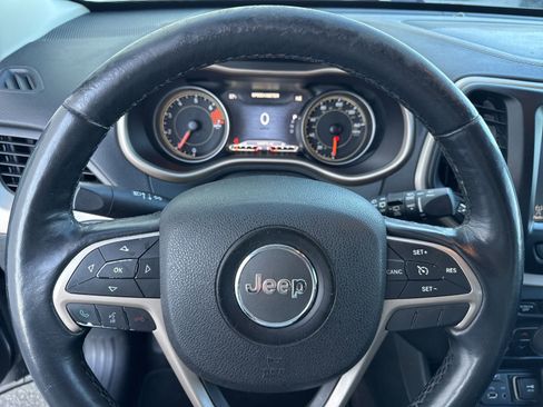 Used 2016 Jeep Cherokee Limited image 30
