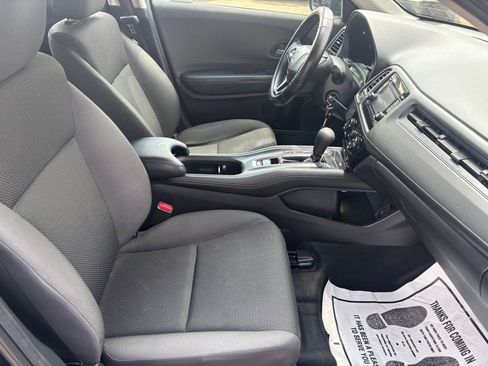 Used 2020 Honda HR-V LX image 16