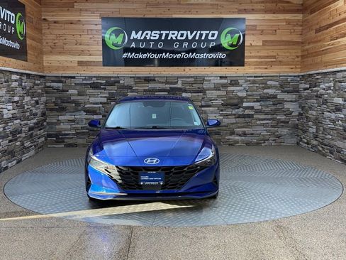 Certified 2023 Hyundai Elantra SEL w/ Convenience Package image 3