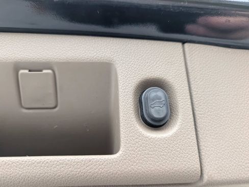 Used 2020 GMC Yukon XL SLT image 13