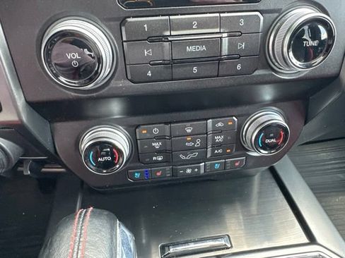 Used 2019 Ford F150 Lariat w/ Equipment Group 502A Luxury AWD/4WD image 24