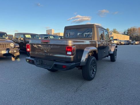 New 2026 Jeep Gladiator Sport image 7