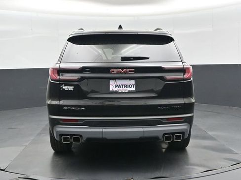 Used 2025 GMC Acadia Elevation FWD image 5