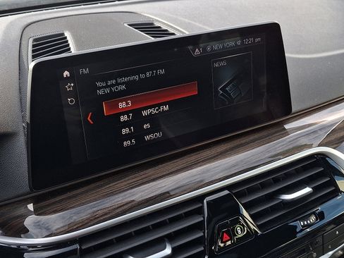 Used 2019 BMW 530i xDrive w/ Convenience Package image 17