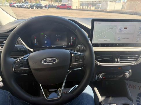 Used 2024 Ford Escape SE image 15