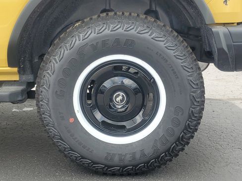 New 2024 Ford Bronco Heritage Edition image 5