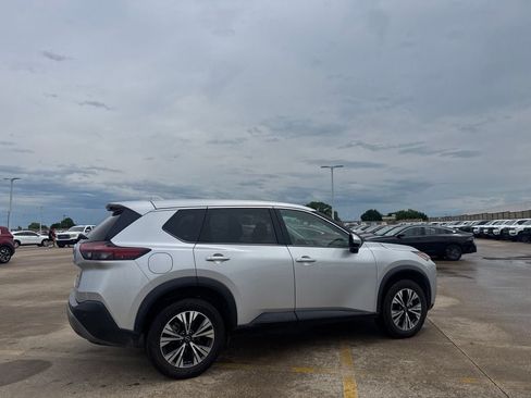 Used 2023 Nissan Rogue SV FWD image 22
