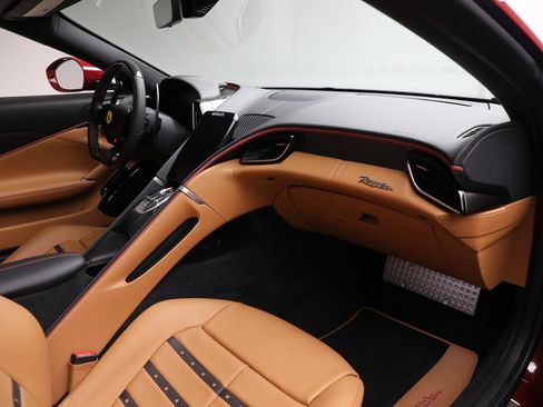 Certified 2024 Ferrari Roma Spider image 18