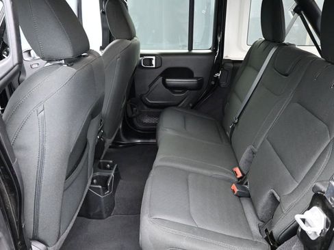 Used 2021 Jeep Wrangler Unlimited Sport image 15