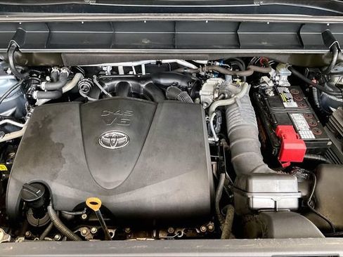 Used 2020 Toyota Highlander XLE FWD image 22