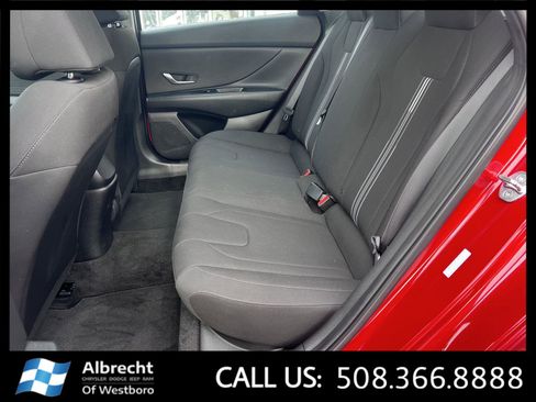Used 2023 Hyundai Elantra SEL image 13