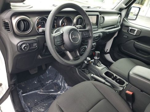 Used 2023 Jeep Wrangler Unlimited Sport AWD/4WD image 6