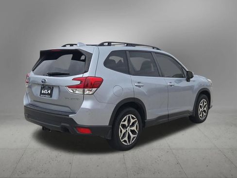 Used 2023 Subaru Forester Premium w/ Popular Package #2 AWD/4WD image 6
