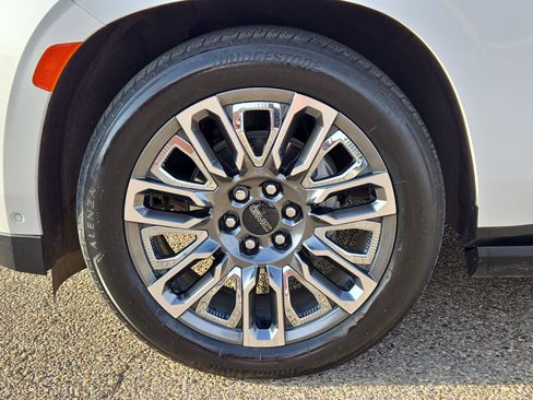 Used 2024 GMC Yukon Denali Ultimate image 11