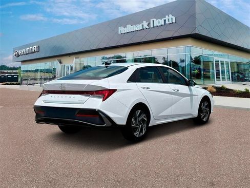 New 2025 Hyundai Elantra Limited FWD image 7