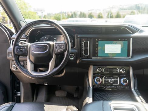 Used 2024 GMC Yukon Denali w/ Denali Reserve Package AWD/4WD image 17