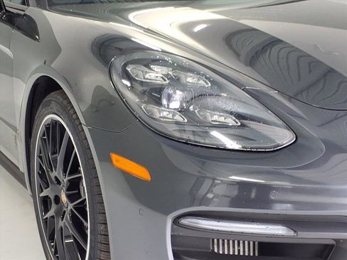 Used 2022 Porsche Panamera Platinum Edition image 29