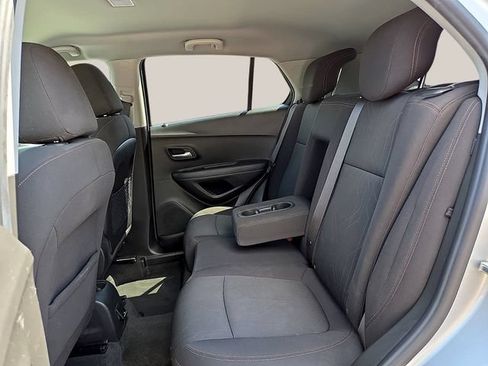 Used 2017 Chevrolet Trax LT FWD image 12