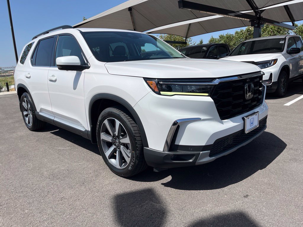 Used 2023 Honda Pilot Elite image 3