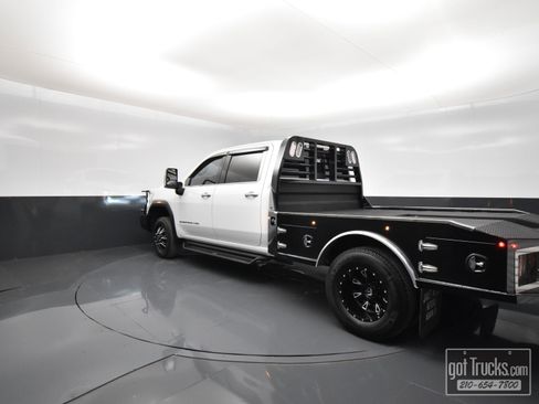 Used 2024 GMC Sierra 3500 SLT w/ SLT Convenience Package image 4