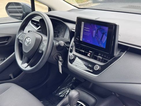 Used 2023 Toyota Corolla LE FWD image 5