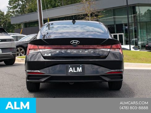 Used 2023 Hyundai Elantra SEL FWD image 8