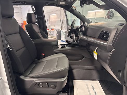 New 2026 Chevrolet Suburban Z71 w/ Comfort Package AWD/4WD image 34