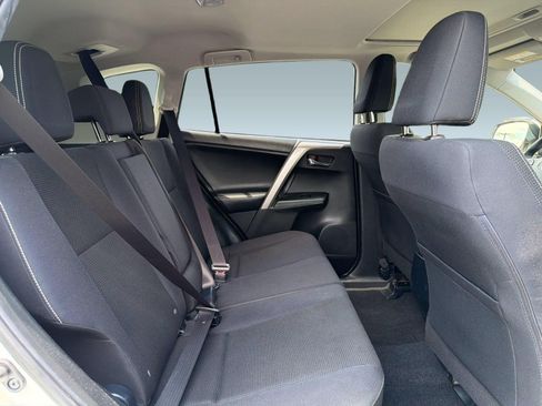 Used 2018 Toyota RAV4 XLE AWD/4WD image 31