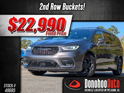 Used 2021 Chrysler Pacifica Touring-L w/ Uconnect Theater Family Group