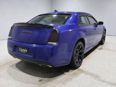 Used 2019 Chrysler 300 S image 2