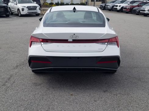 New 2026 Hyundai Elantra Hybrid FWD image 6