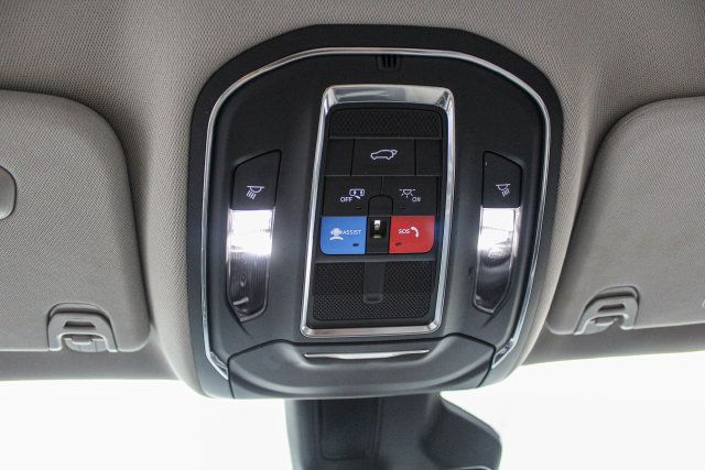 Used 2024 Jeep Wagoneer L Series II w/ Flexible Seating Group RWD image 32