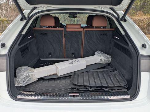 Used 2022 Audi Q8 Premium Plus w/ Premium Plus Package image 27