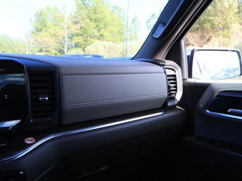 Used 2025 Chevrolet Silverado 1500 LT image 25