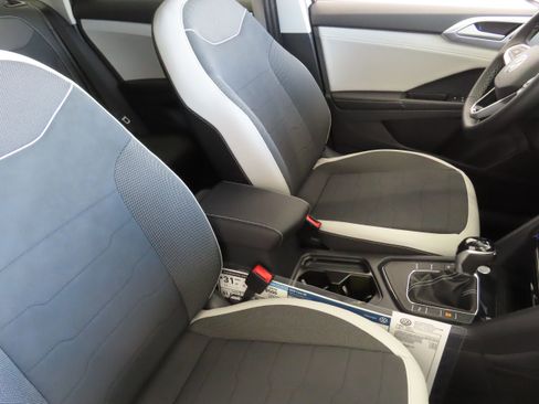 New 2026 Volkswagen Taos SE FWD image 26
