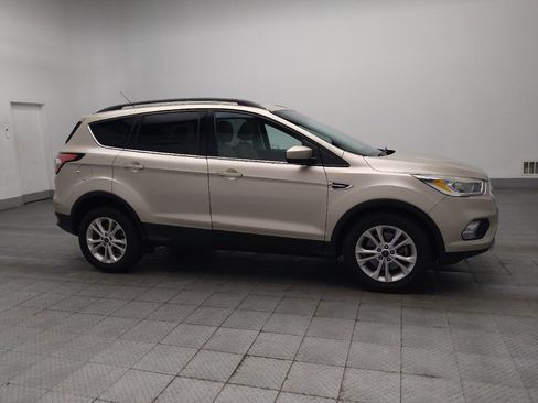 Used 2017 Ford Escape SE w/ Equipment Group 201A FWD image 11