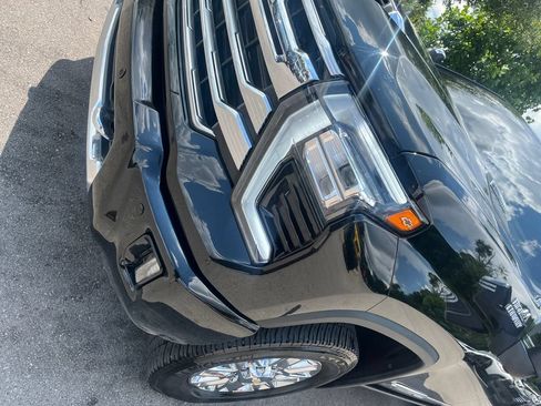 Used 2024 Chevrolet Silverado 2500 High Country w/ High Country Premium Package AWD/4WD image 37