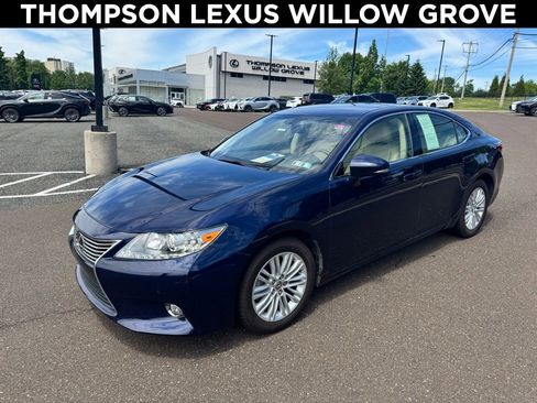 Used 2014 Lexus ES 350 w/ Luxury Package FWD image 1