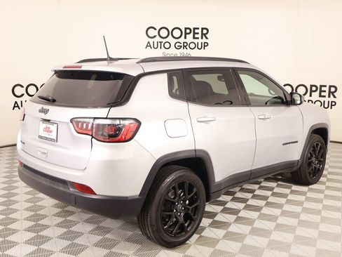 Used 2025 Jeep Compass Latitude w/ Altitude Special Edition AWD/4WD image 19