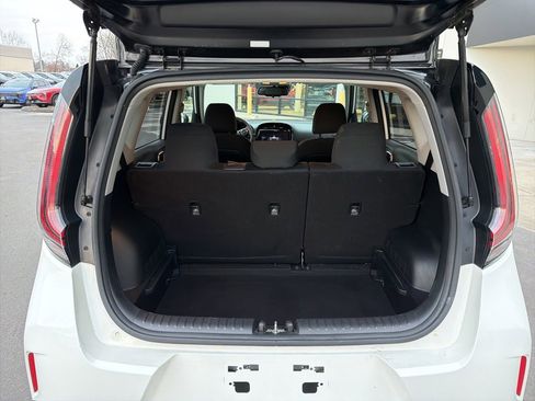 Certified 2023 Kia Soul S image 19