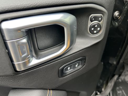 Certified 2023 Jeep Gladiator Overland image 15