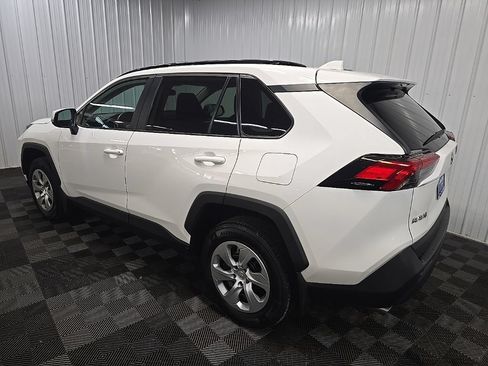 Used 2021 Toyota RAV4 LE AWD/4WD image 10