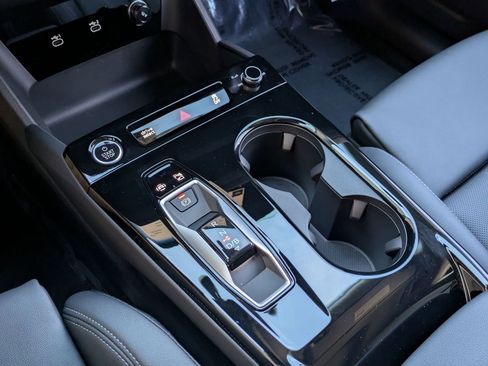 New 2025 Audi Q6 e-tron Premium Plus image 7